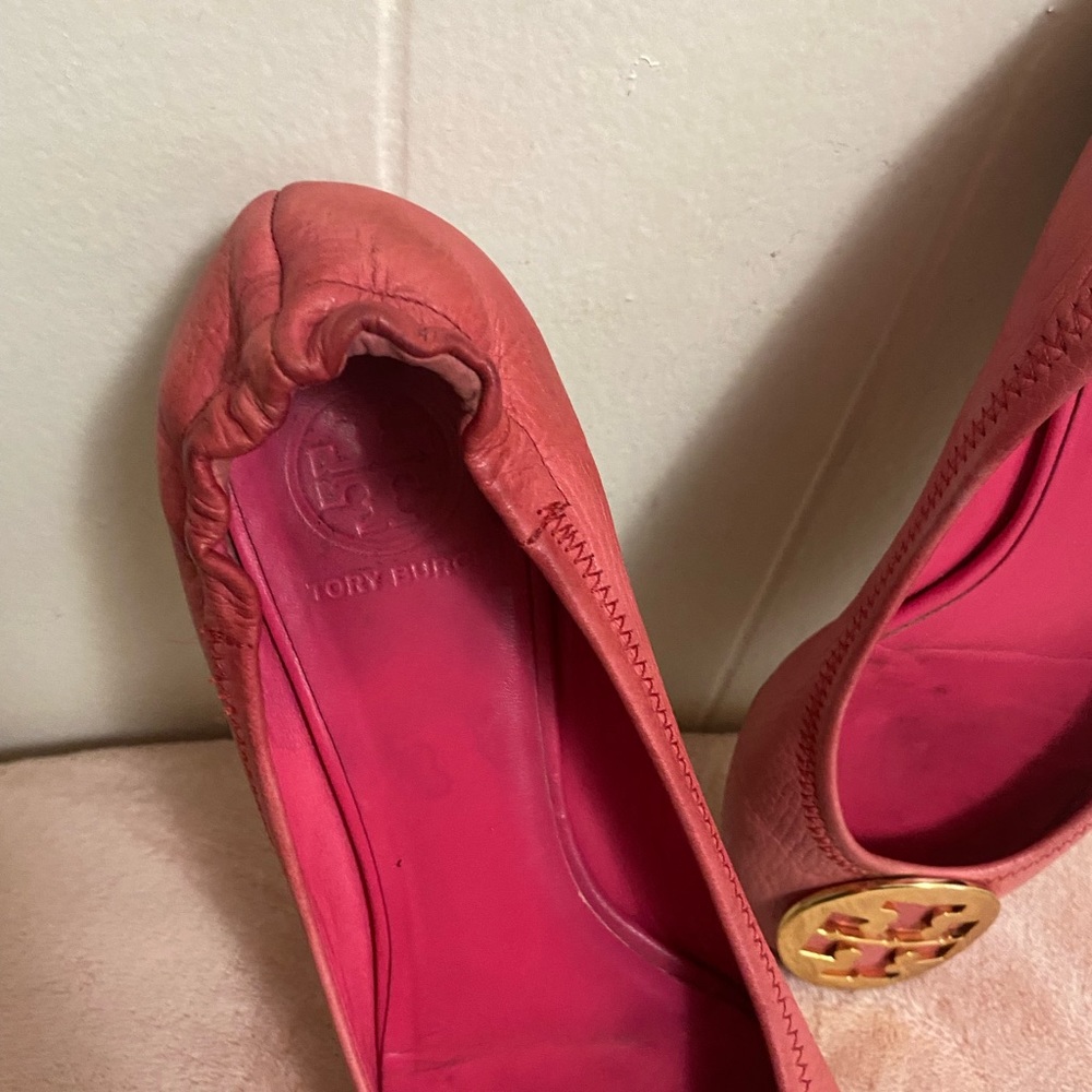 Tory Burch Pink Leather Minnie Flats - Picture 2 of 7
